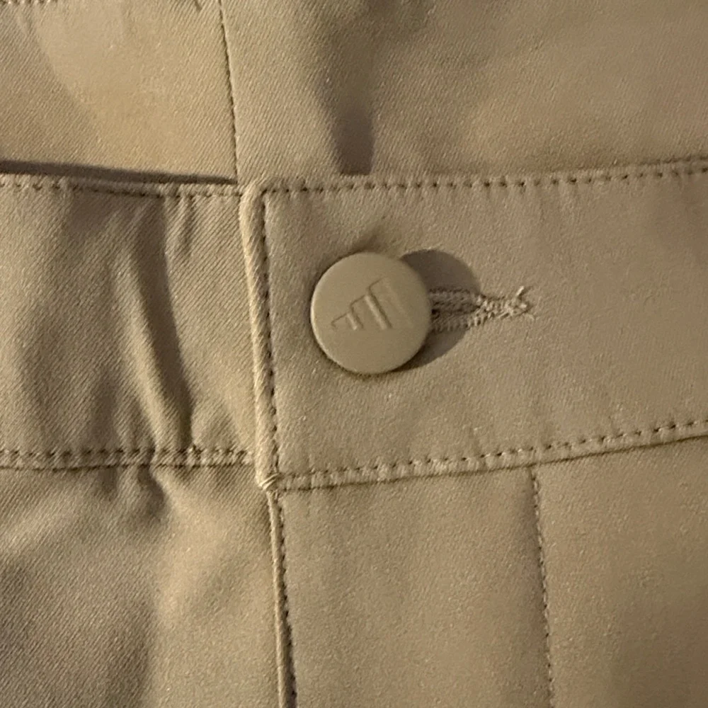 Adidas Adi Advantage Golf Shorts – Men’s Tan Performance Fit – Sizes Varies